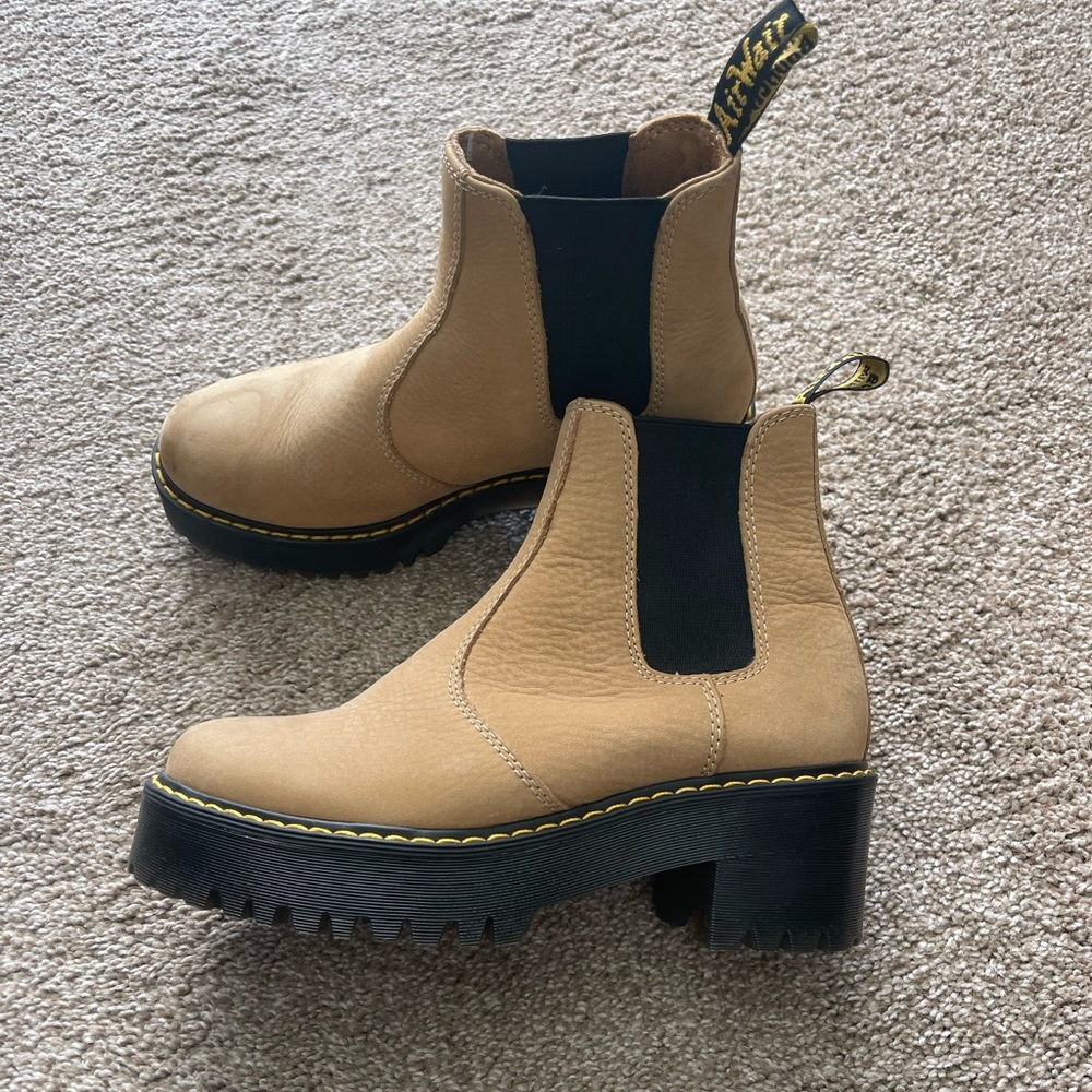 ‼️ Dr Martens Nubuck Leather Chelsea Boots. Size 6